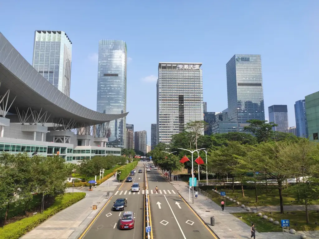 上海柏照智慧路灯物联网改造方案与节能灯具选型指南