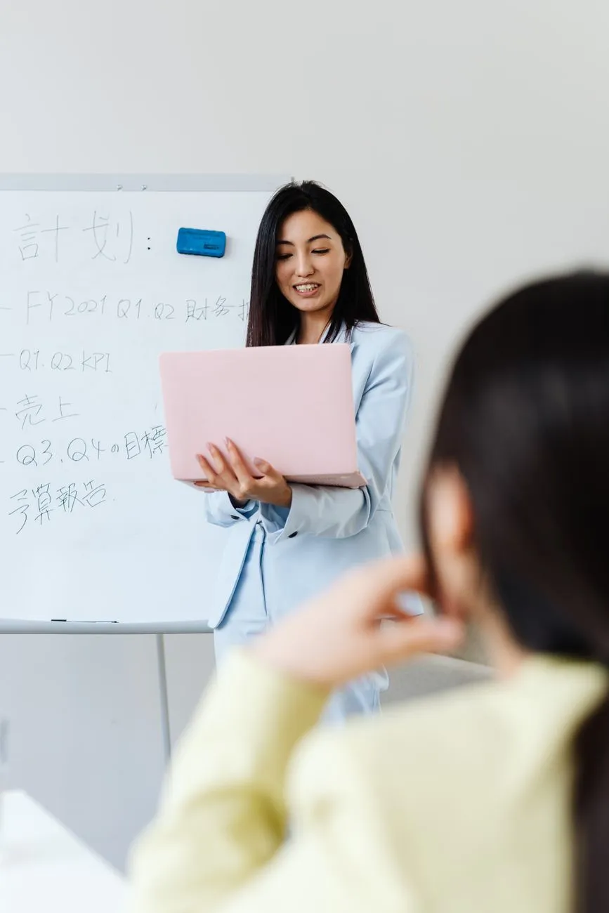 智慧照明系统选型指南：柏照路灯物联网改造方案对比