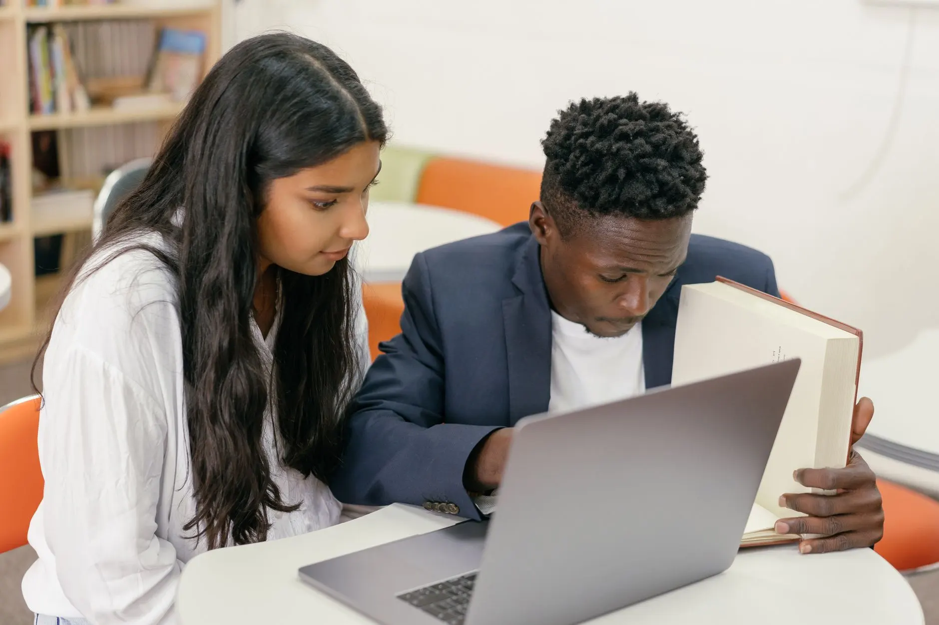 智慧路灯物联网改造如何实现园区照明能耗精细化管理