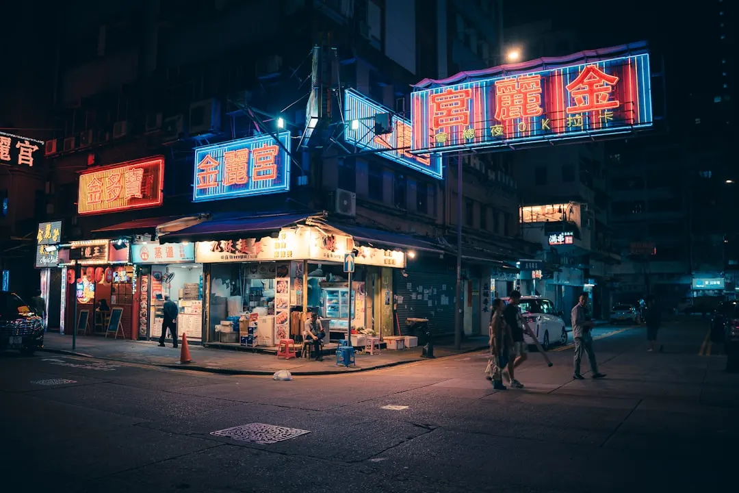 城市路灯物联网改造方案对比：NB-IoT与LoRa技术选型指南