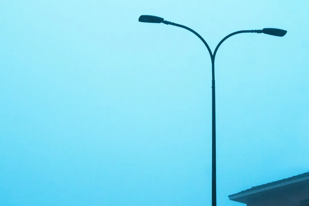 智慧路灯物联网改造中智能光控系统的技术实现与节能效益分析正文配图 2