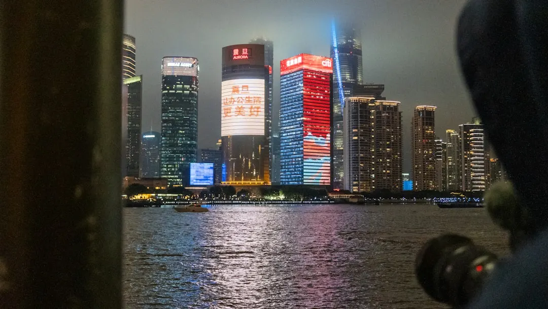 路灯物联网光控系统与单灯控制器选型对比分析封面图