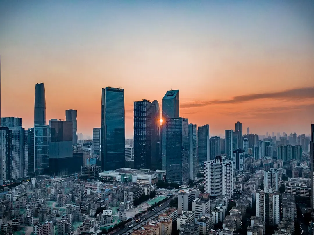 基于物联网技术的路灯智能光控系统选型对比与实践