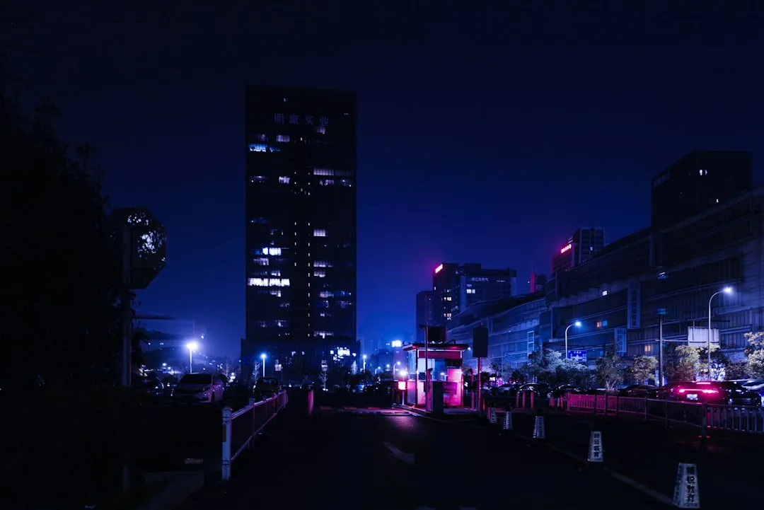 智慧路灯物联网改造:从单灯控制到城市级节能管理平台的技术演进正文配图 2